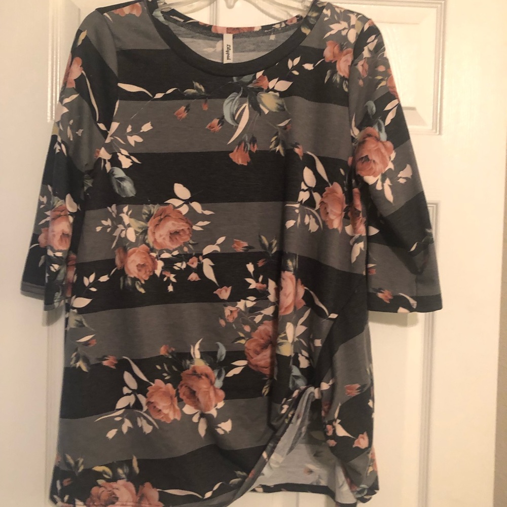 NWOT 3/4 Sleeve Floral Top